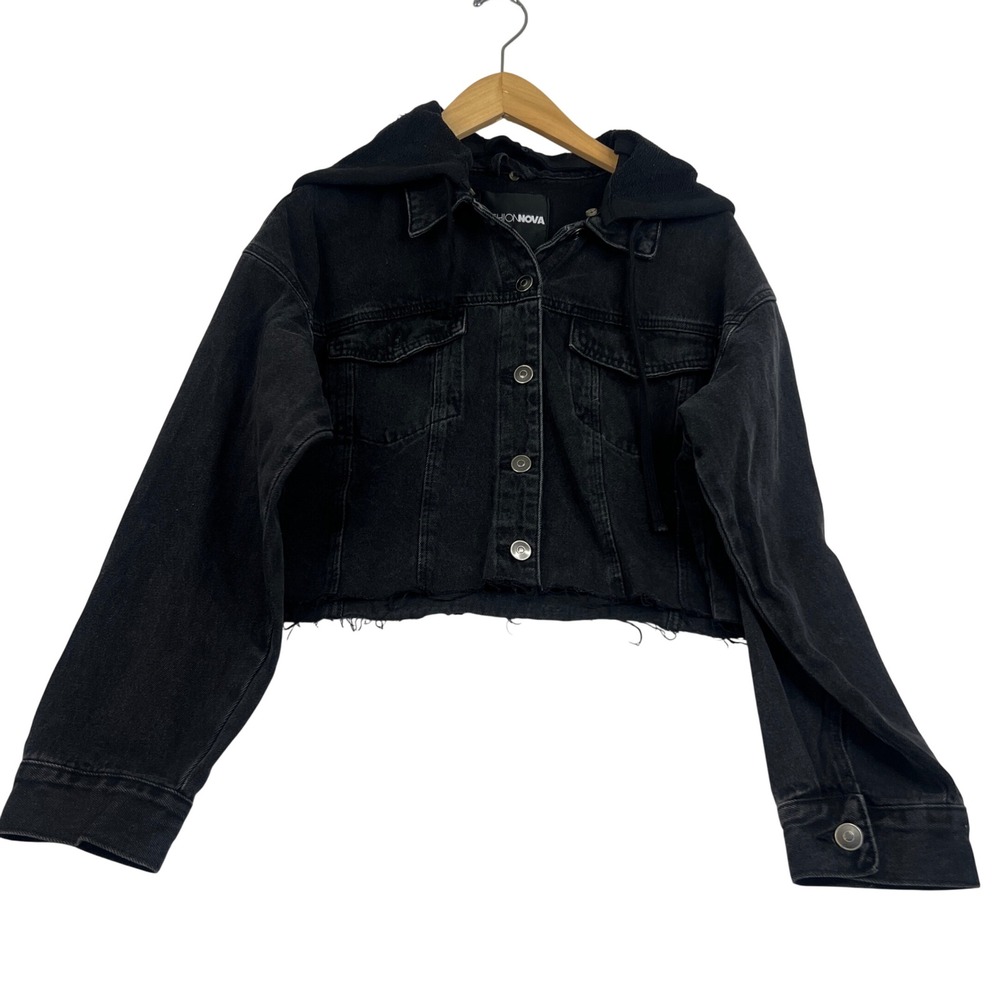 Fashion Nova Womens Small Black Cropped Hooded Denim Jacket Raw Hem RN138860